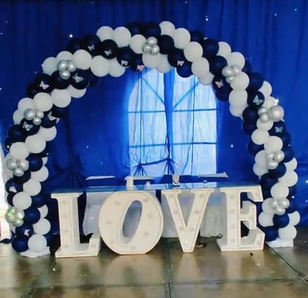 Arco de globos boda Love