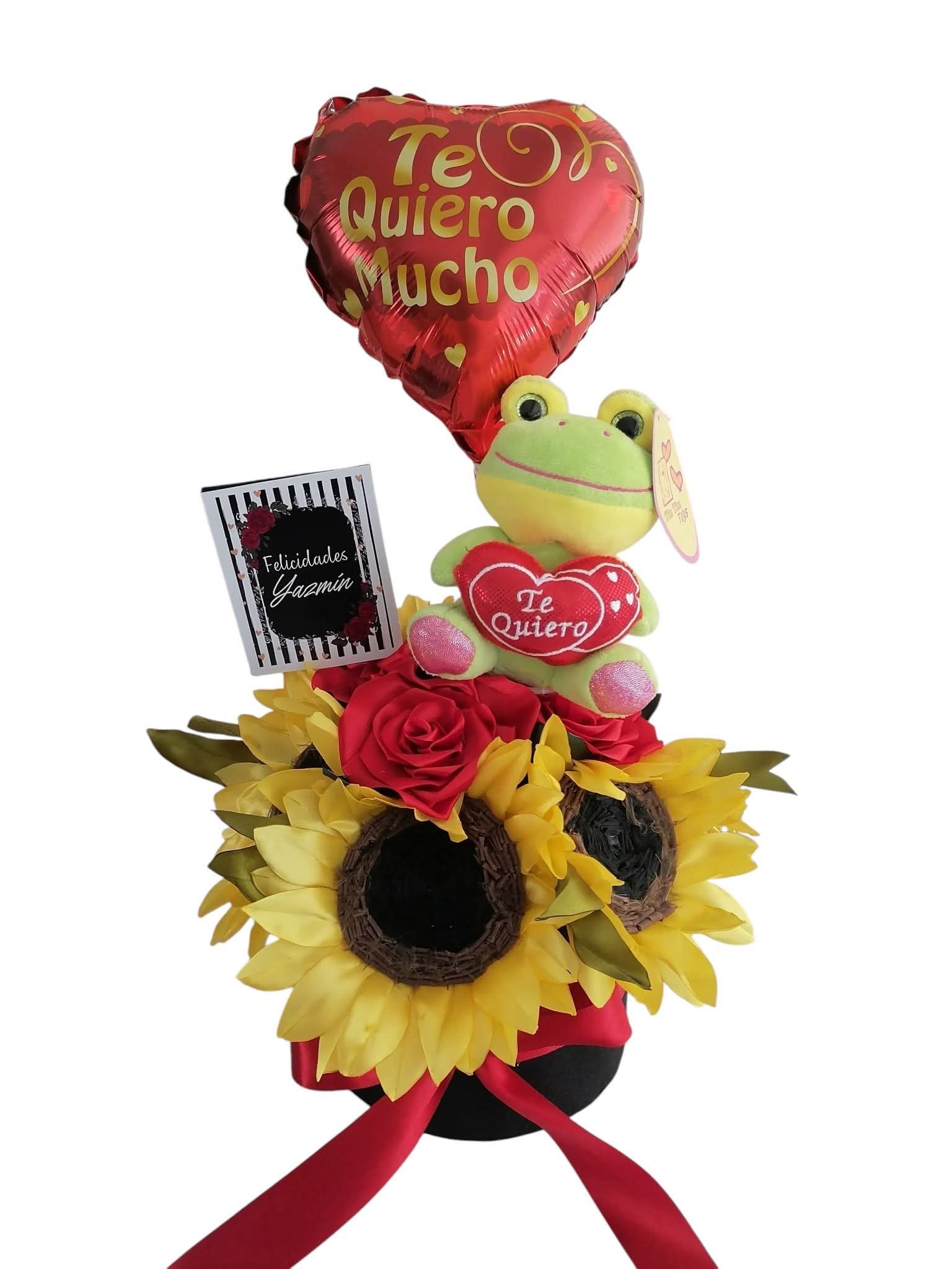 Arreglo de girasoles y rosas rojas con peluche de rana, globo de corazón Te Quiero Mucho y tarjeta, hecho por CreandoAndo